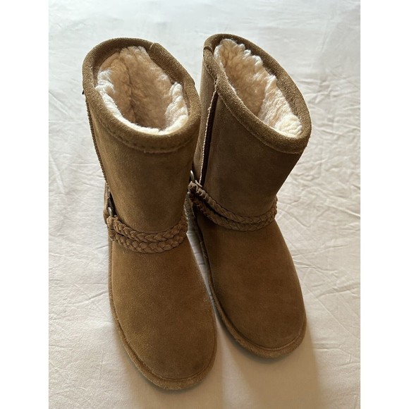 Suede Bearpaws booties size 3 kids/big kids In Color Tan - Picture 4 of 5